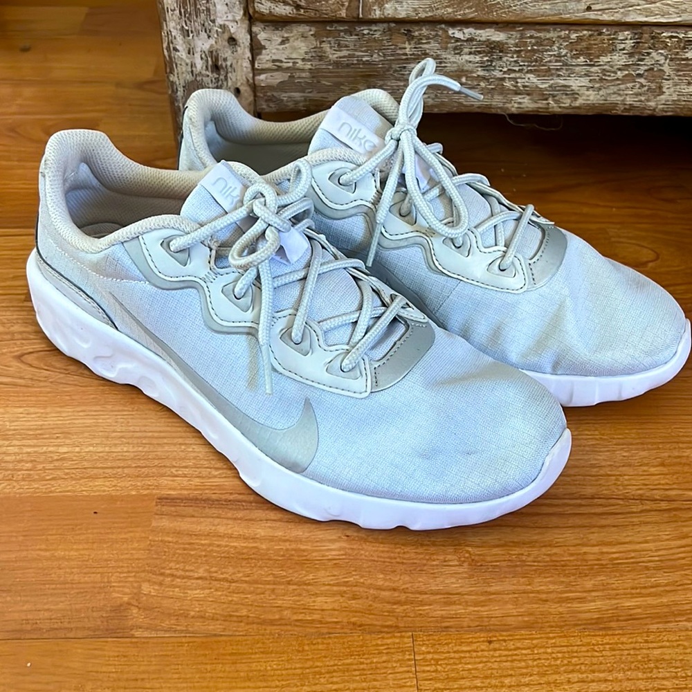 Nike womens size 9.5